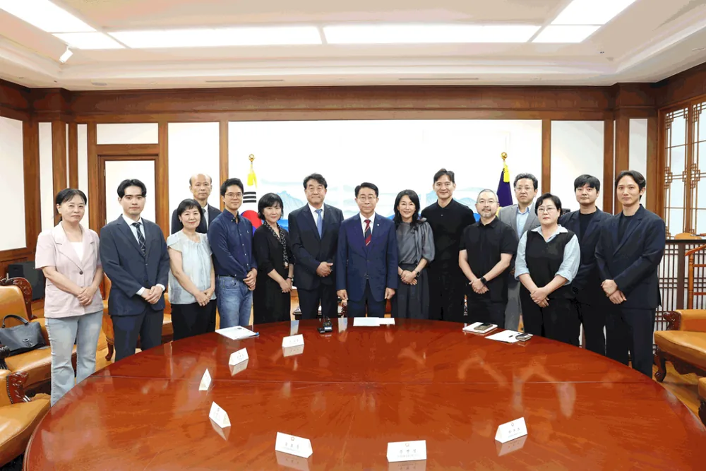 조정식 국회의장과 K-콘텐츠 창작자연대 단체의 면담 기념사진
